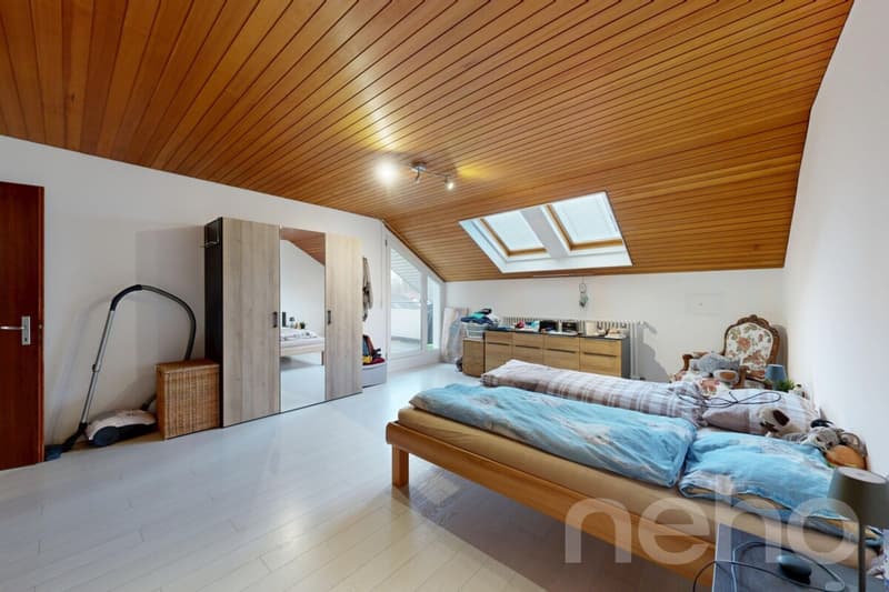 Preiswerte Dachwohnung mit 131 m² nahe Emme und Zentrum (7)