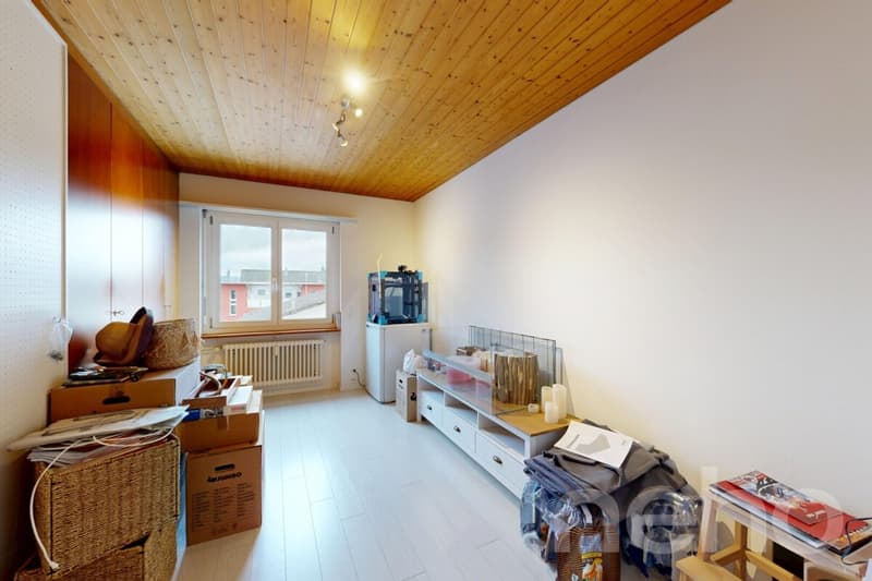 Preiswerte Dachwohnung mit 131 m² nahe Emme und Zentrum (9)
