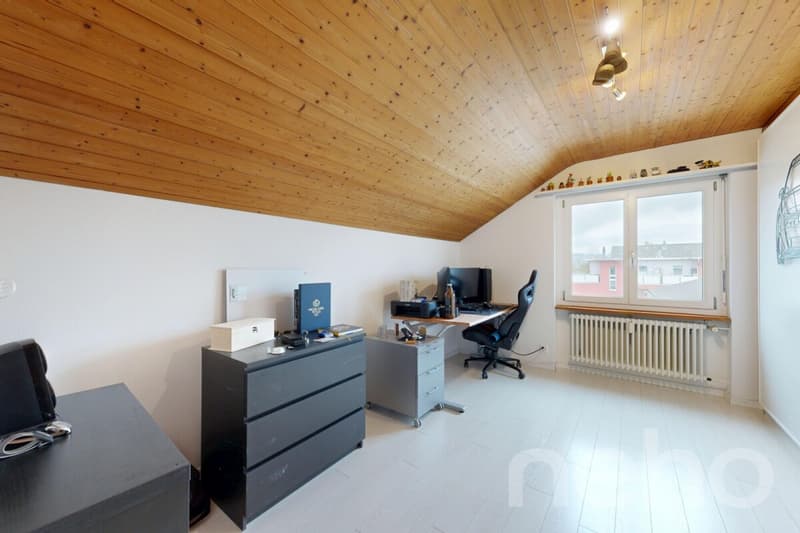 Preiswerte Dachwohnung mit 131 m² nahe Emme und Zentrum (8)