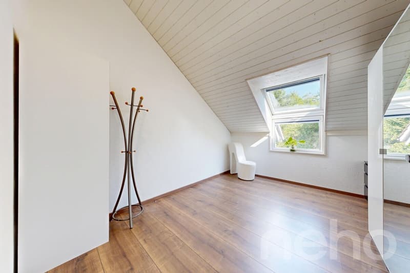 Lichtdurchflutete 5.5-Zimmer-Doppelhaushälfte in Kloten (9)