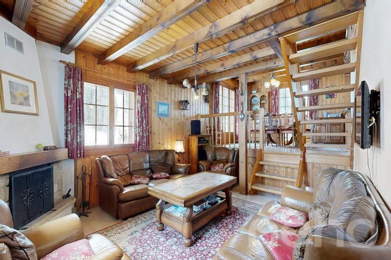 Exclusif : Chalet de 4 chambres avec garage (9)