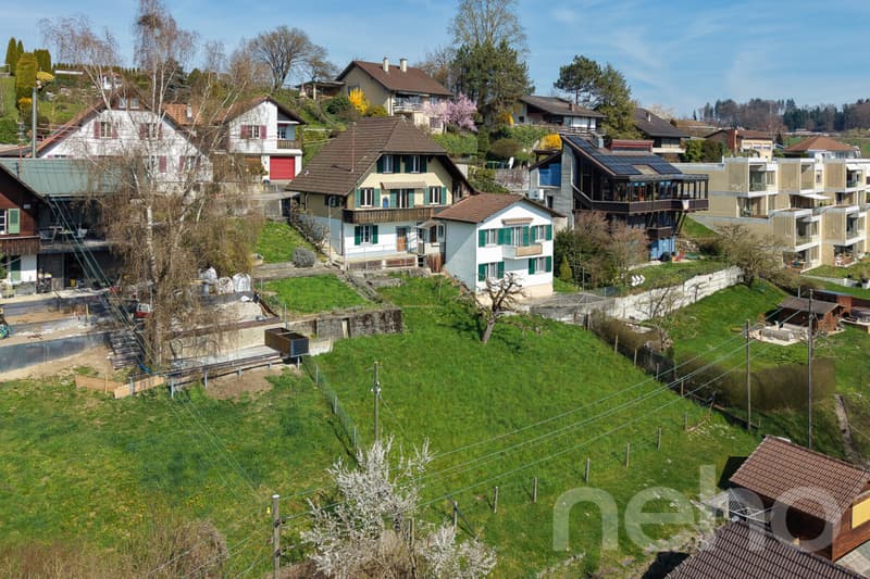 Zweifamilienhaus an Toplage mit grossem Grundstück und Weitsicht (2)