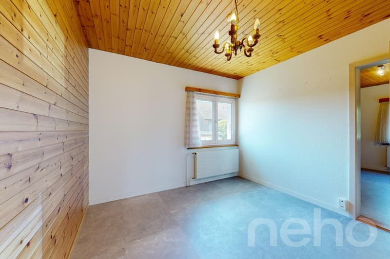 4-Zimmerhaus in ruhiger, leicht erhöhter Lage mit Umschwung (4)