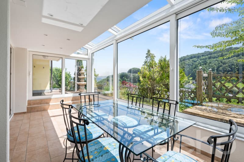 Exklusives Wohnen mit Garten, Wintergarten und Weitsicht (5)