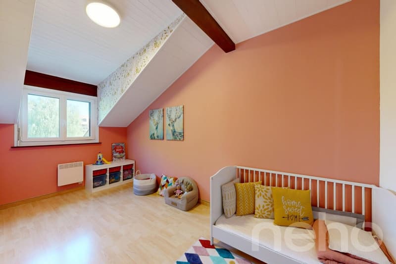 Duplex en attique rénové en Terre Sainte aux volumes généreux (11)