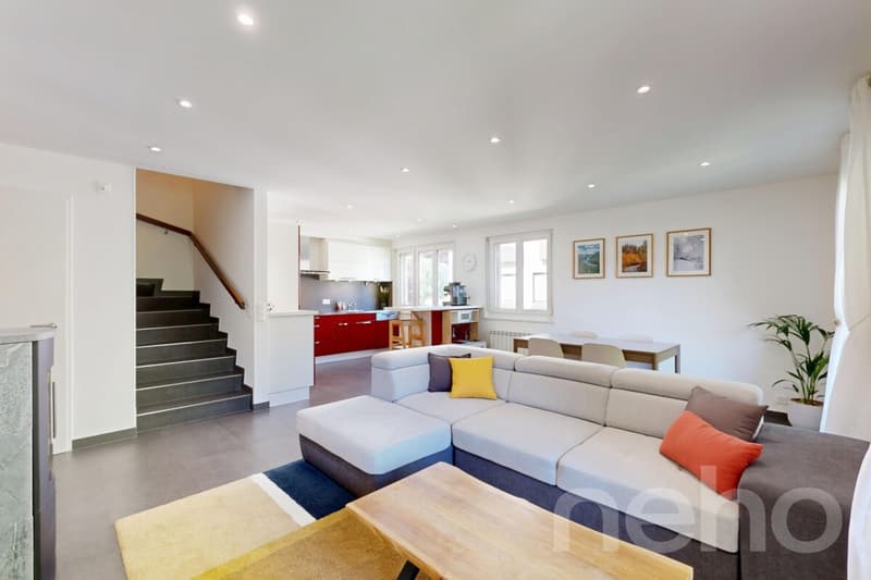 Duplex en attique rénové en Terre Sainte aux volumes généreux (4)