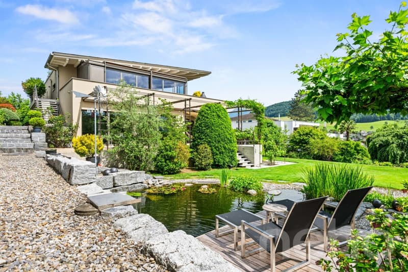 Exklusive Villa mit Wellnessbereich und Panorama-Aussicht (2)