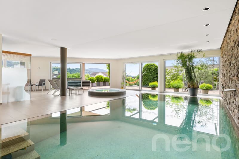 Exklusive Villa mit Wellnessbereich und Panorama-Aussicht (3)