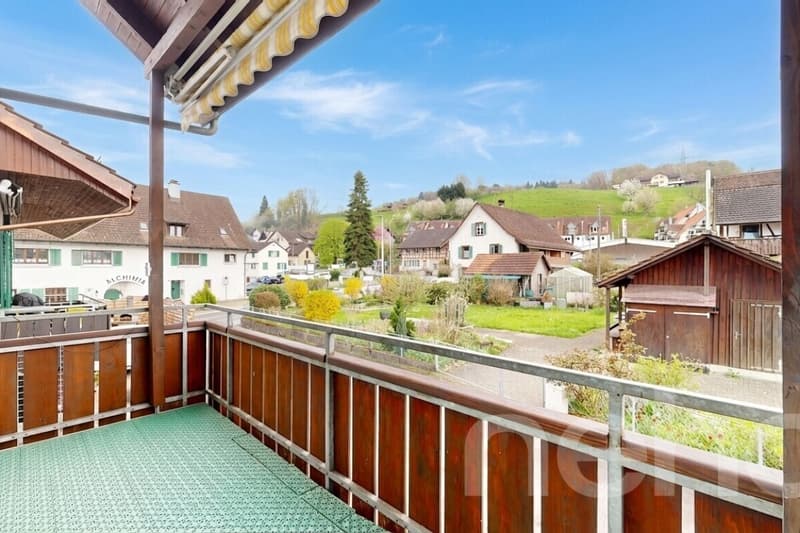 Gepflegtes 2-Familienhaus mit 835 m² Baulandparzelle (11)