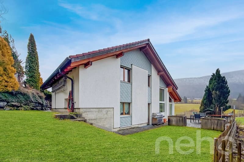 Une villa baignée de lumière, suspendue entre ciel et montagnes (3)