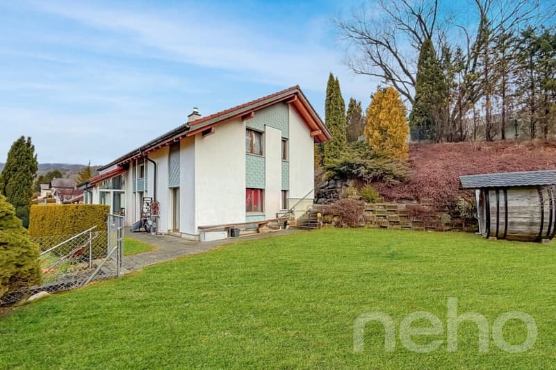 Une villa baignée de lumière, suspendue entre ciel et montagnes (4)