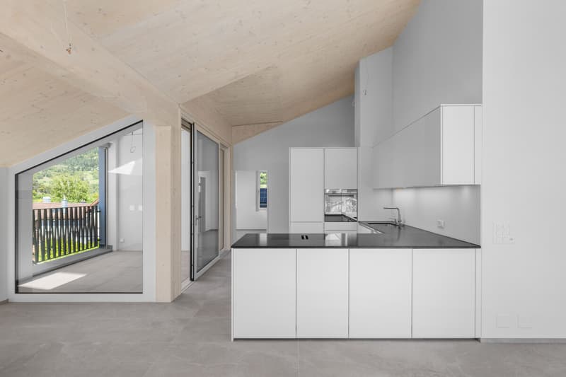 Hochwertige 5.5-Zimmer-Dachwohnung mit Bergsicht in Bonaduz (4)