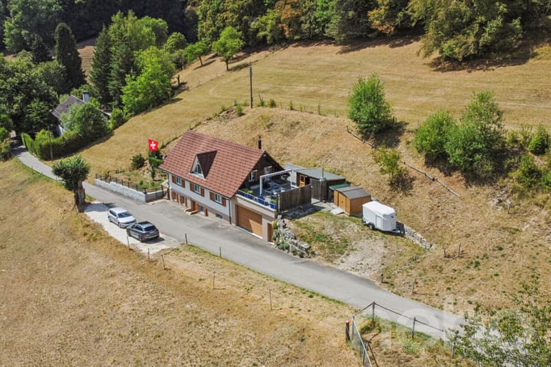 Einfamilienhaus mit viel Platz, Umschwung und freier Aussicht (8)