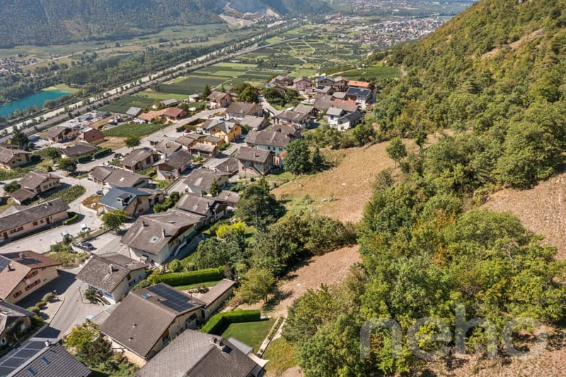 Magnifique terrain constructible de 893 m² à Flanthey (Lens) (3)