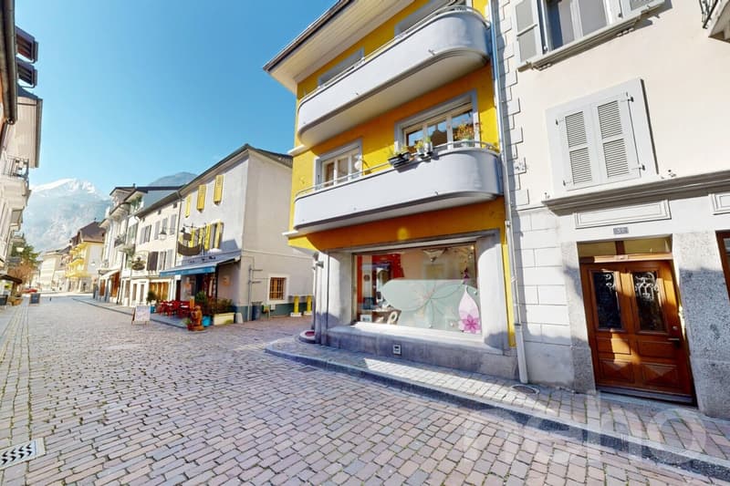 Immeuble mixte 2 Commerces + 3.5 + 8.5 en duplex (3)
