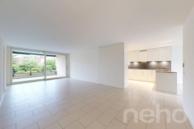 Moderne 4.5-Zimmer-Wohnung mit grosszügigem Wohnkonzept (2)