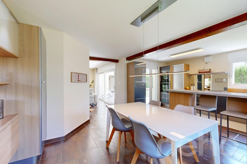 Spacieuse villa jumelée avec jardin et belle intimité (4)