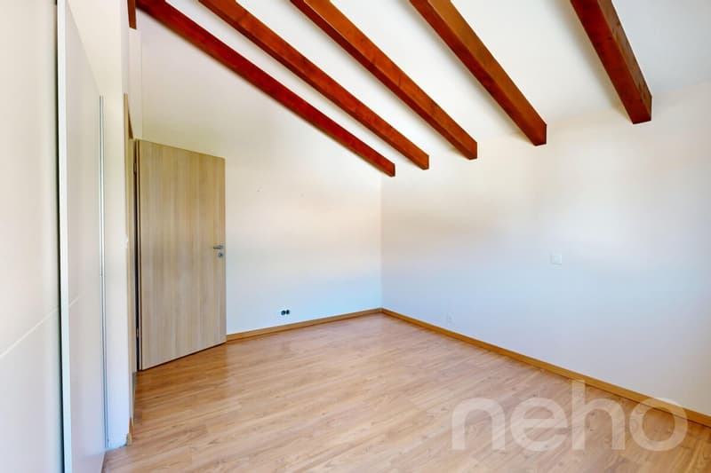 Spacieuse villa jumelée avec jardin et belle intimité (12)