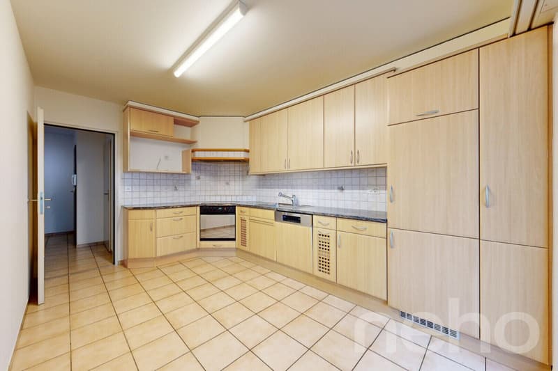 Hell, grosszügig und energieeffizient: 4.5-Zimmer mit Lift" (2)