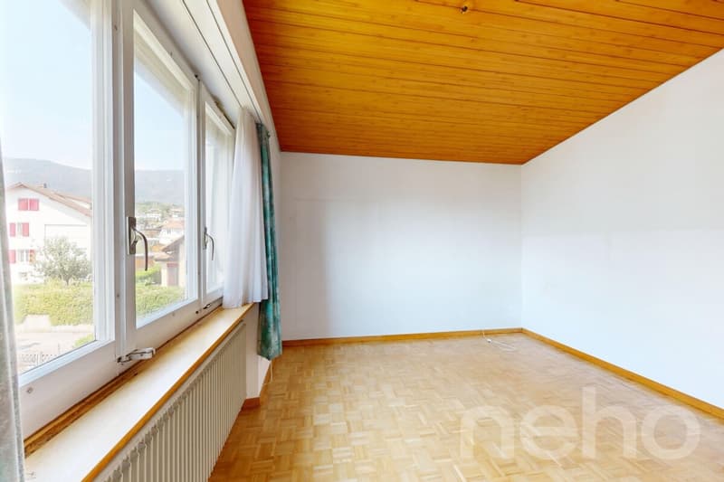 Grosszügiges Einfamilienhaus mit 2 Wohnungen und grossem Garten (10)