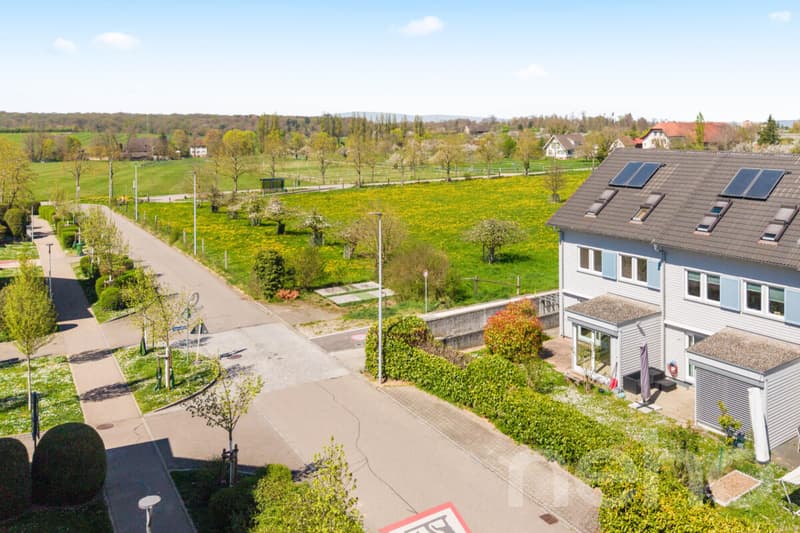 Charmantes Reiheneckhaus mit Garten in ruhiger Lage von Oberwil (12)