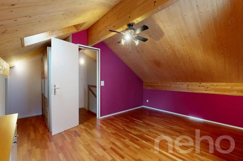 Grosszügiges Doppeleinfamilienhaus an familienfreundlicher Lage (7)