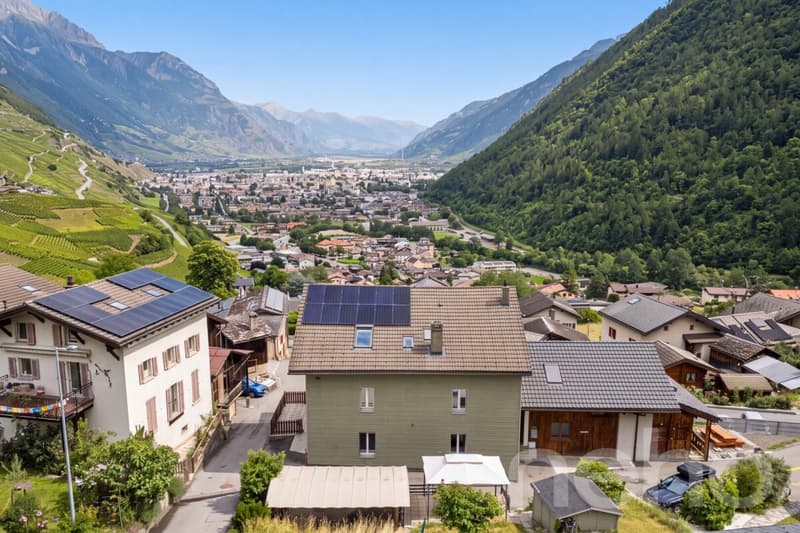 Martigny-Combe : Grande maison villageoise de 2 appartements avec vue (1)