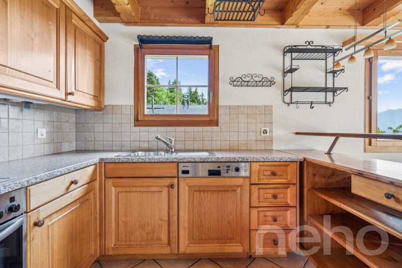 Charmant Chalet avec grand terrain et vue dégagée à Arbaz (12)