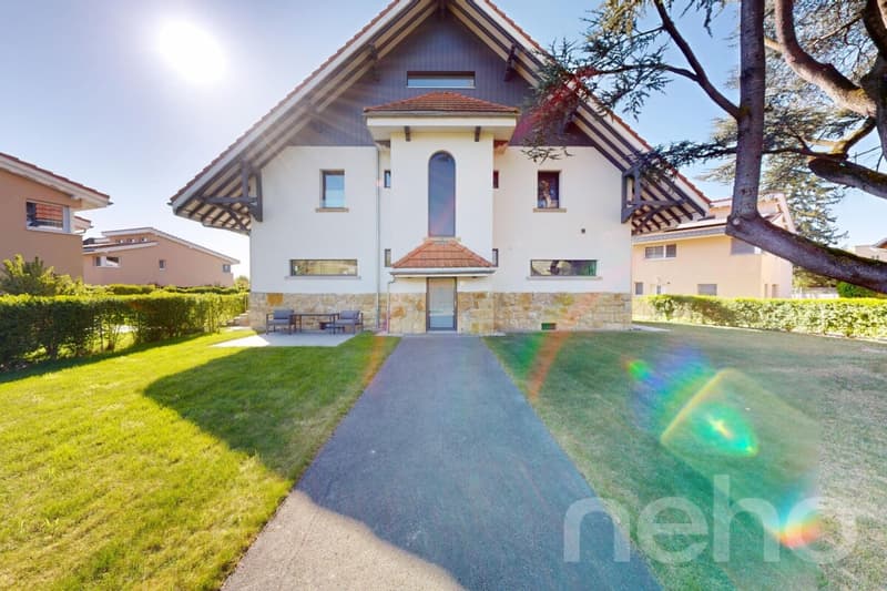 Triplex d'exception de 6,5 pièces avec sauna et jardin (1)