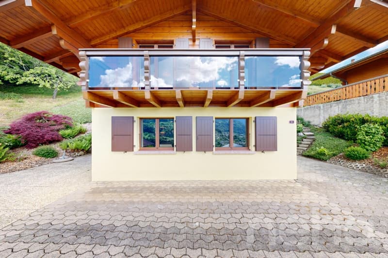 Exclusif: charmant chalet de 3 chambres dans un excellent état (3)