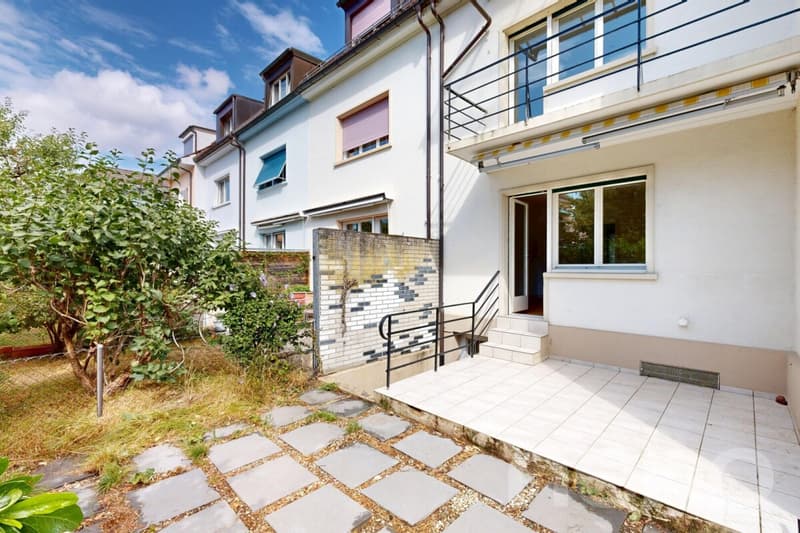 Gemütliches Reihenhaus zum Selbstgestalten im Neubadquartier (3)