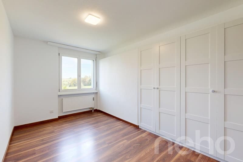 Grosszügige 5.5-Zimmerwohnung mit 2 Balkonen und Lift (7)