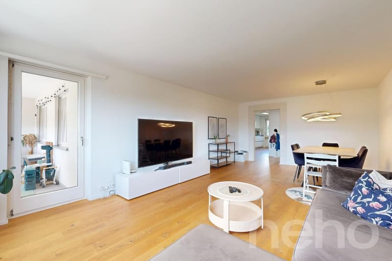 Top renovierte Wohnung in Familienquartier (2)