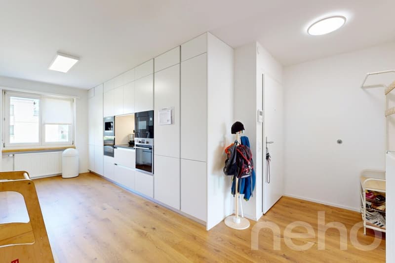 Top renovierte Wohnung in Familienquartier (4)