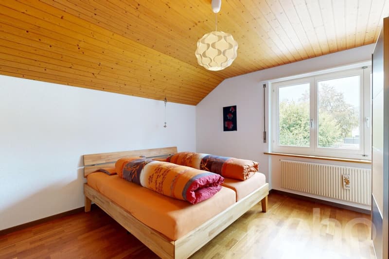 Einfamilienhaus mit grosszügigem Garten und gedecktem Sitzplatz (8)
