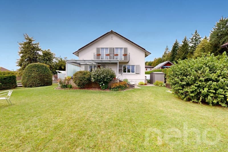 Einfamilienhaus mit grosszügigem Garten und gedecktem Sitzplatz (3)