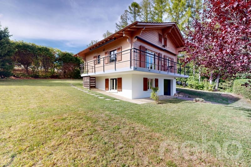 Chalet entièrement rénové à Arzier ? calme absolu, vue panoramique (1)