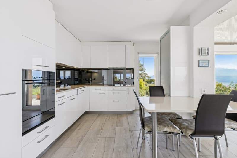 Magnifique villa individuelle avec vue imprenable sur le lac à Belmont (8)