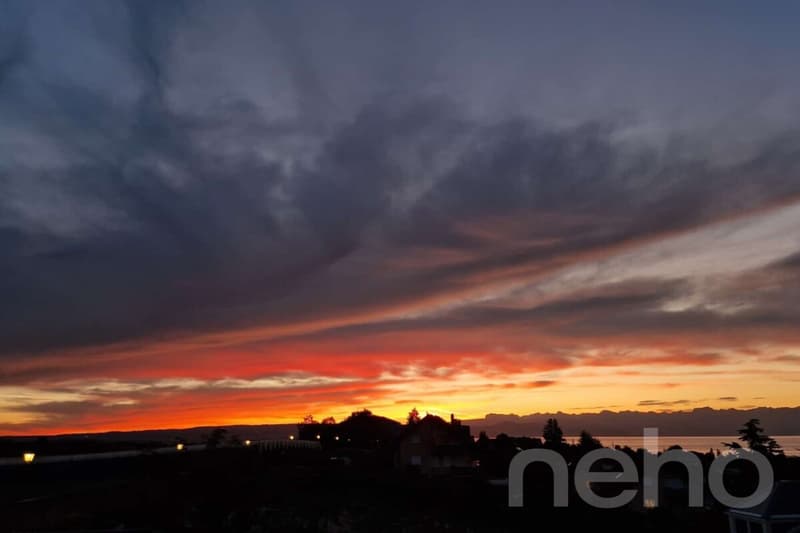 Attique lumineux en position dominante avec vue Léman-Alpes (1)