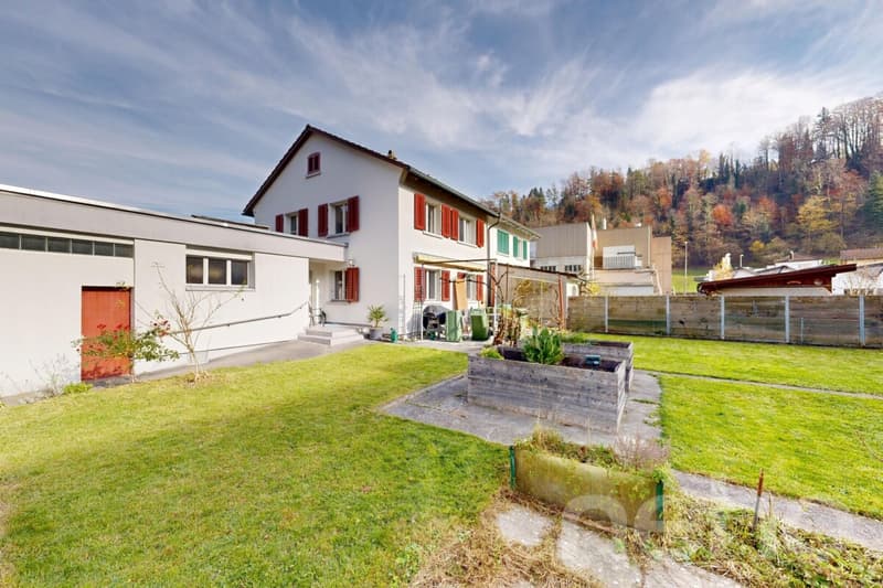 Familienglück in ruhiger Sackgasse mit grossem Garten (2)