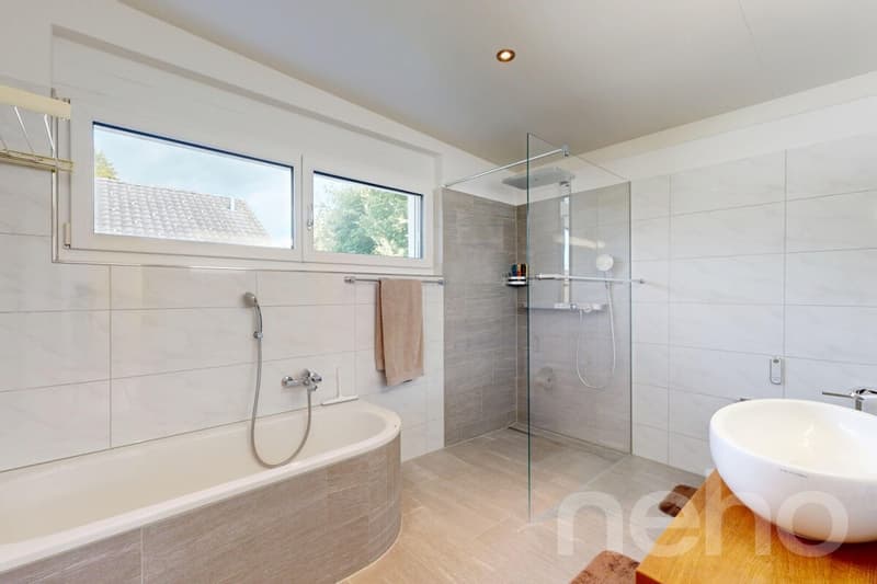 Modernes 5.5-Zimmer-Einfamilienhaus mit fantastischer Aussicht (9)
