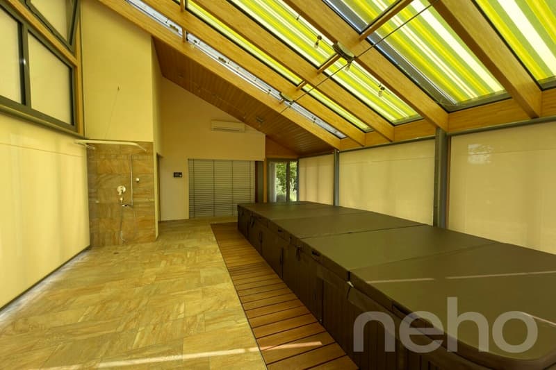 Grosses Einfamilienhaus mit Garten, Wintergarten und viel Potenzial (5)