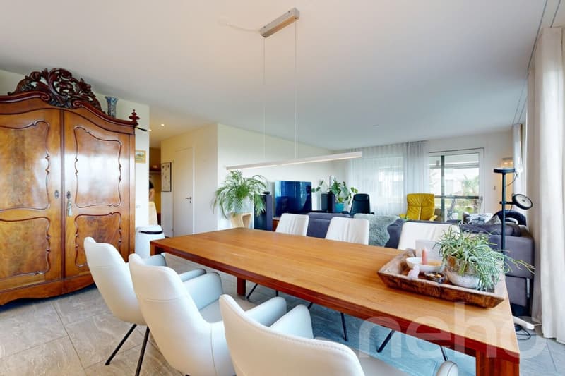 Exklusive 4.5-Zimmer-Gartenwohnung mit Seesicht und Top Ausstattung (3)
