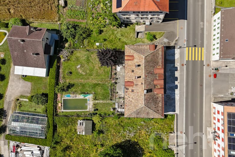 Immeuble unique à rénover - Propriété lumineuse aux volumes généreux (1)