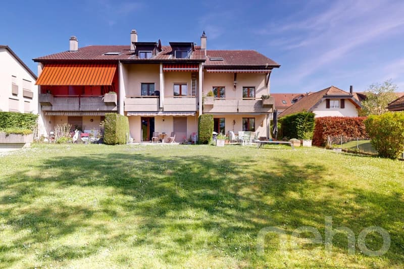 Duplex en attique rénové en Terre Sainte aux volumes généreux (4)