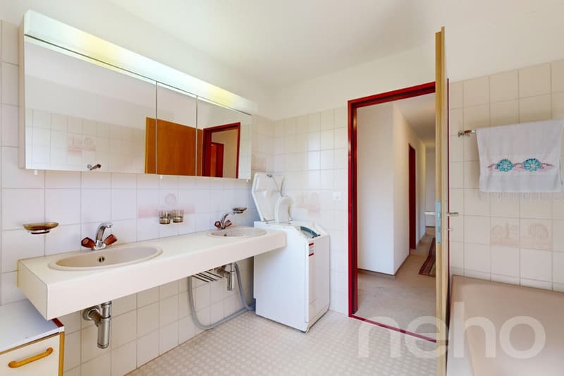 Spacieux appartement de 5 pièces sur deux niveaux, lumineux et calme (7)