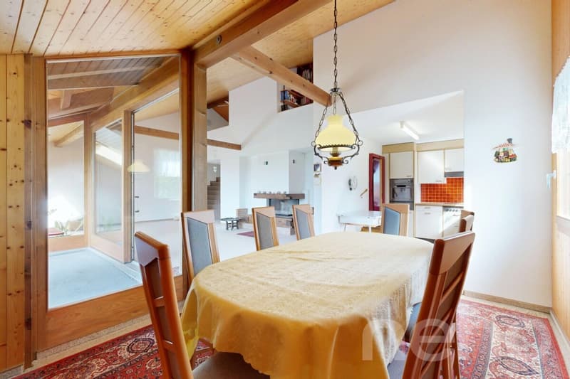 Spacieux appartement de 5 pièces sur deux niveaux, lumineux et calme (3)