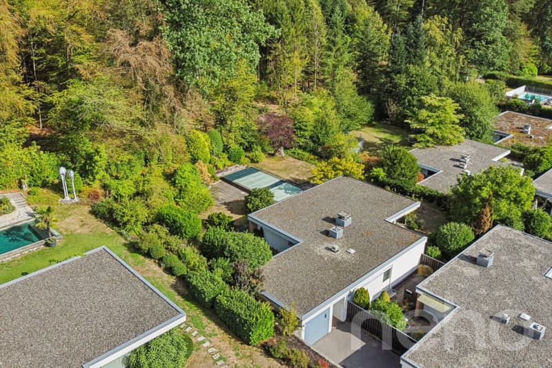 Einfamilienhaus mit Pool an privilegierter Aussichtslage (11)