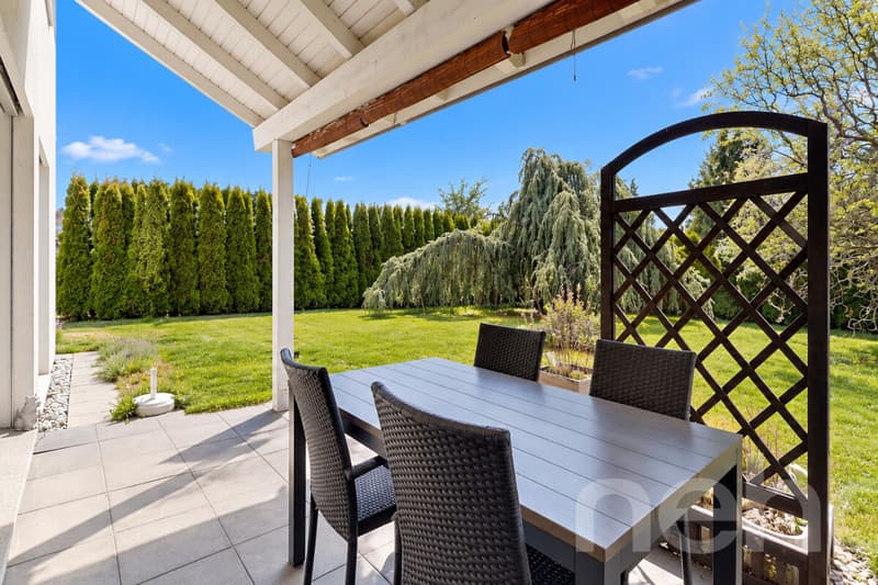 Villa familiale contemporaine avec jardin aux portes d?Estavayer (4)