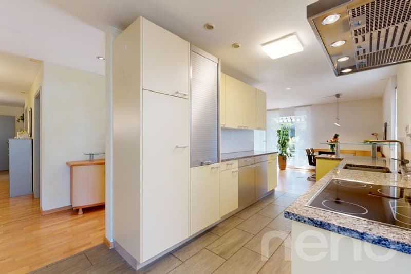 4.5-Zimmerwohnung mit Garten, Terrassen und viel Privatsphäre (7)